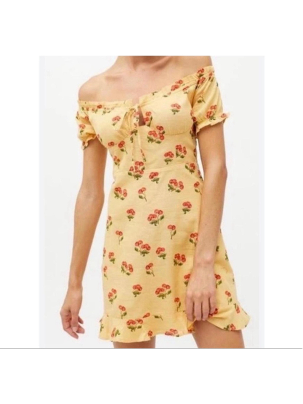 Women's Urban Outfitters Mini Dress M cherry Off Shoulder